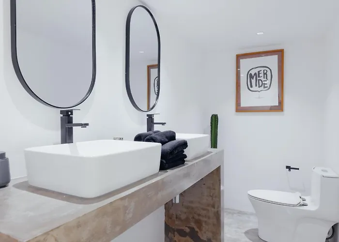 Villa Hola Lofts *